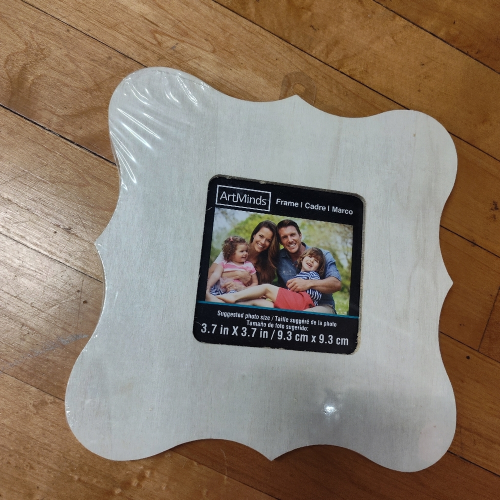 3.7 x 3.7 in decorable wooden picture frame